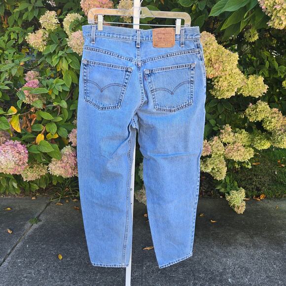 Vintage Y2K Levi's Men's Jeans 560 Loose Fit Tapered Leg Light Wash size 36 - Picture 1 of 15